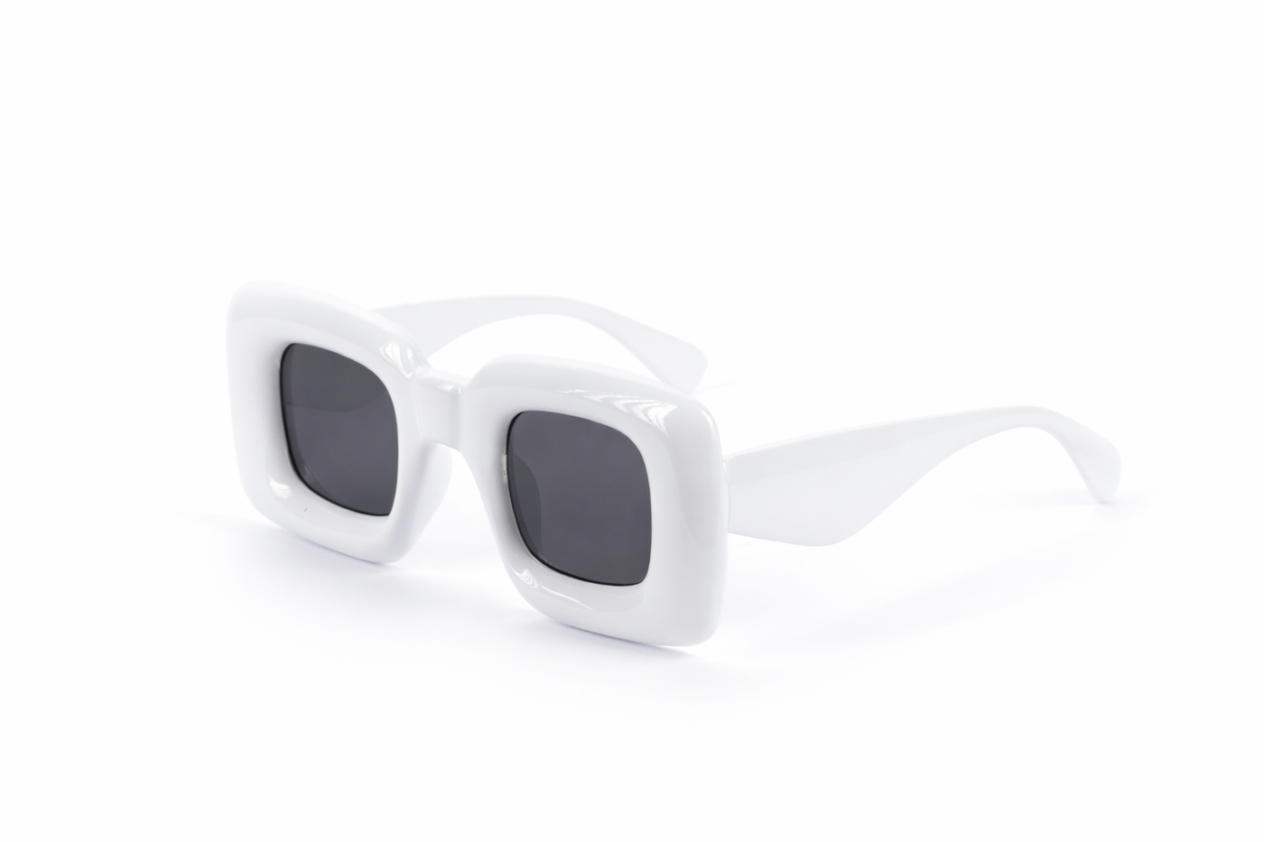 The Oversized Bold Square Sunglasses – Glossy White Edition VZ-058