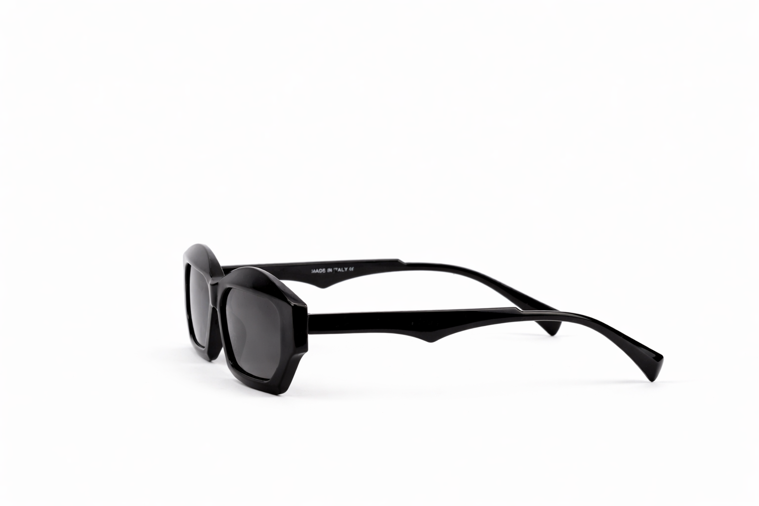 The Bold Geometric Sunglasses – Black Edition VZ-040 Secondary image