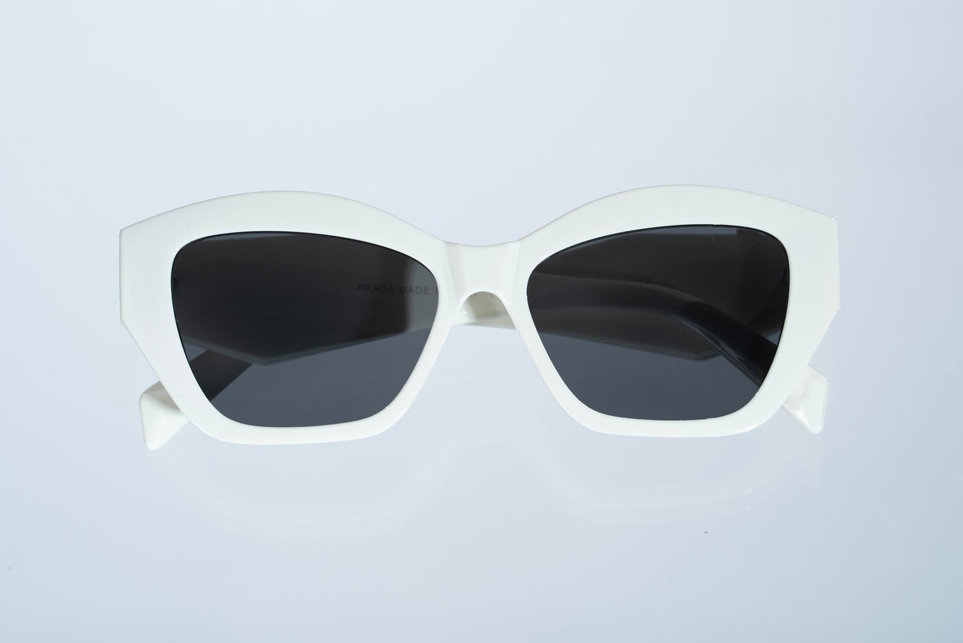 The Contemporary Geometric Sunglasses – Crystal white Edition VZ-069