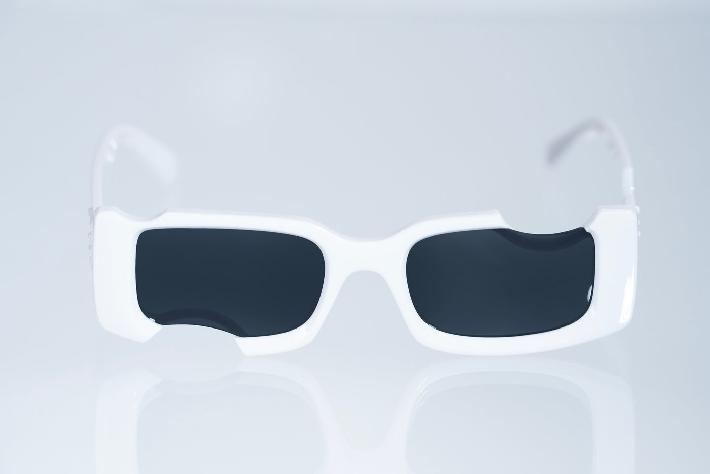 The Luxury Bold Rectangle Sunglasses – White Edition VZ-52