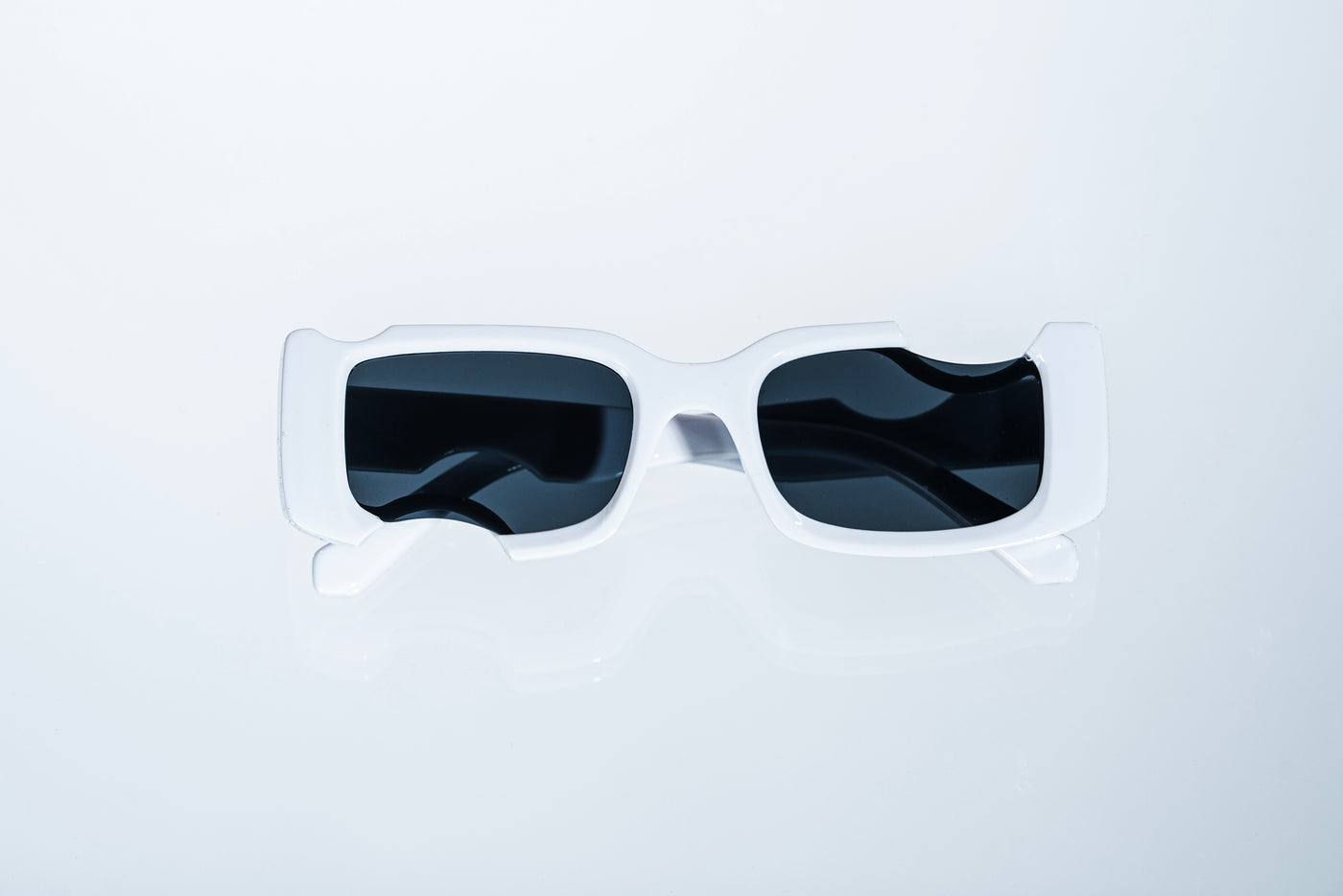 The Luxury Bold Rectangle Sunglasses – White Edition VZ-52