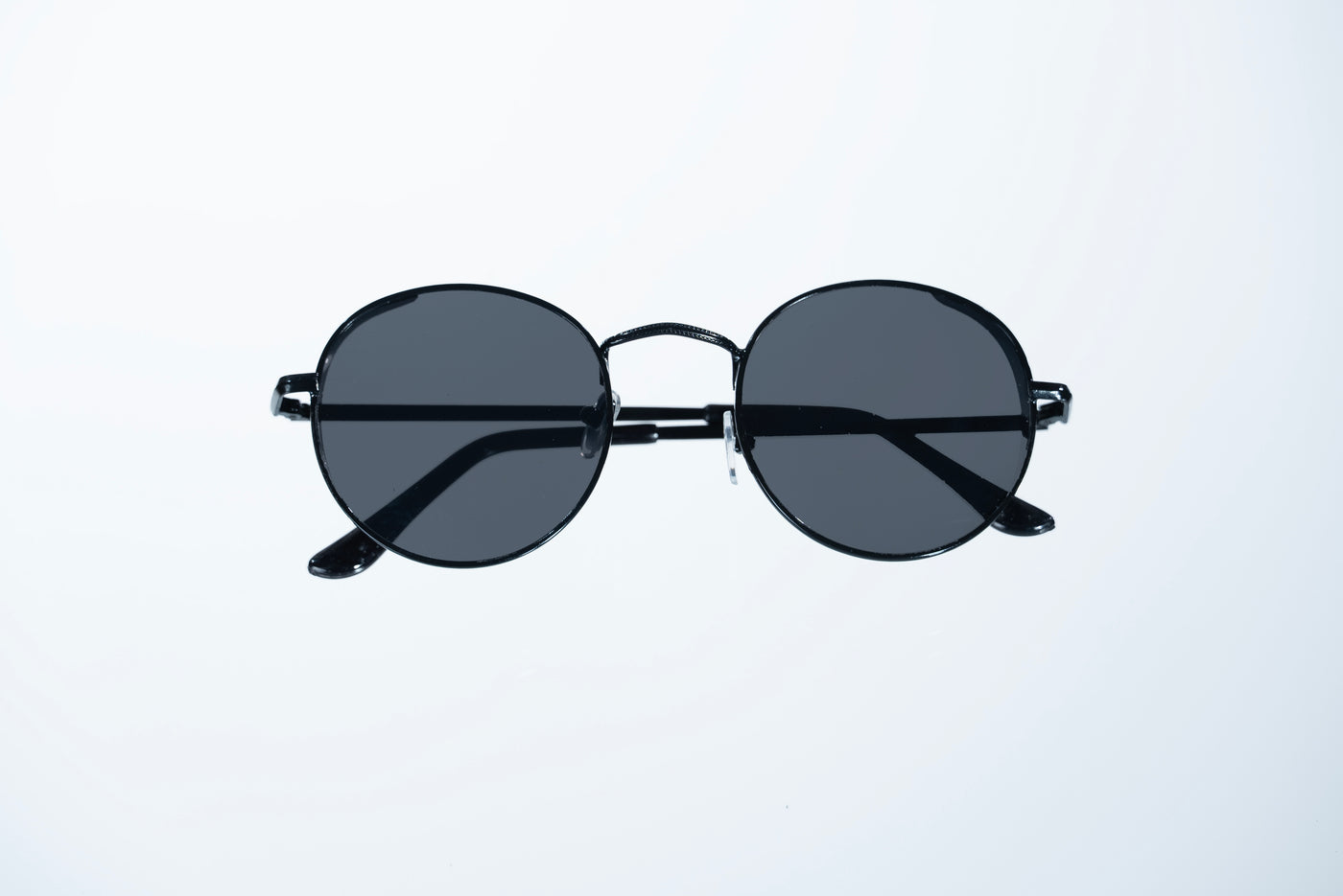 The Classic Round Sunglasses –  Black Edition VZ-091