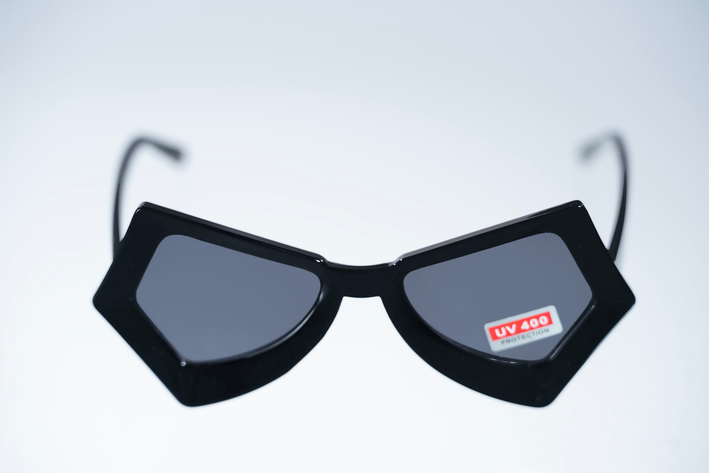 The Luxury Geometric Cat-Eye Sunglasses – Black Edition VZ-51