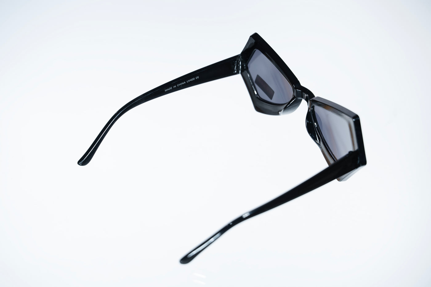 The Luxury Geometric Cat-Eye Sunglasses – Black Edition VZ-51