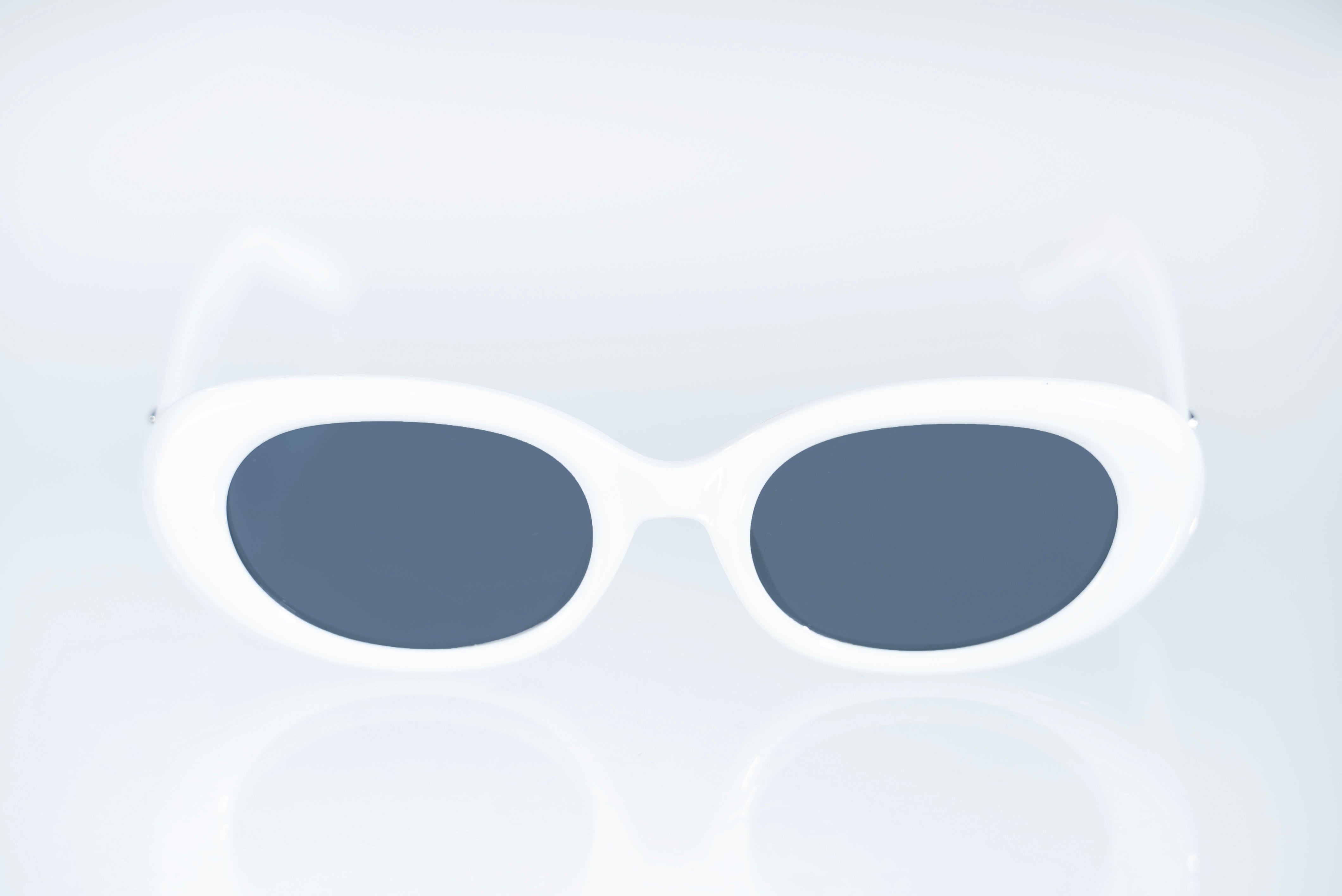 The Retro Oval Sunglasses – White &amp; Smoke Lens Edition VZ-037 Secondary image