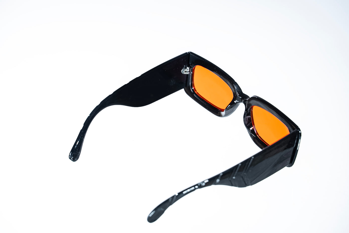 The Luxury Retro Square Sunglasses – Black &amp; Red Edition VZ-56
