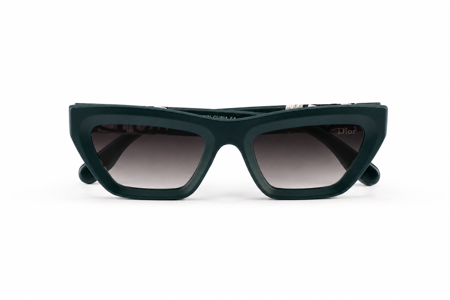 Luxury Matte Green Cat-Eye Sunglasses with Gradient Lenses Secondary image
