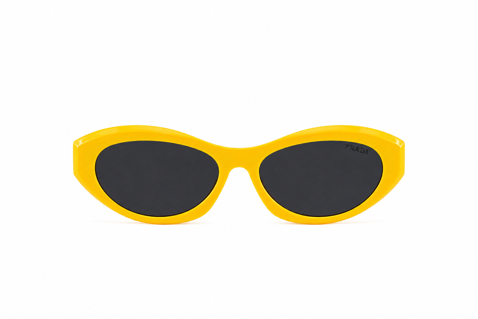 Bold retro cat-eye sunglasses Secondary image