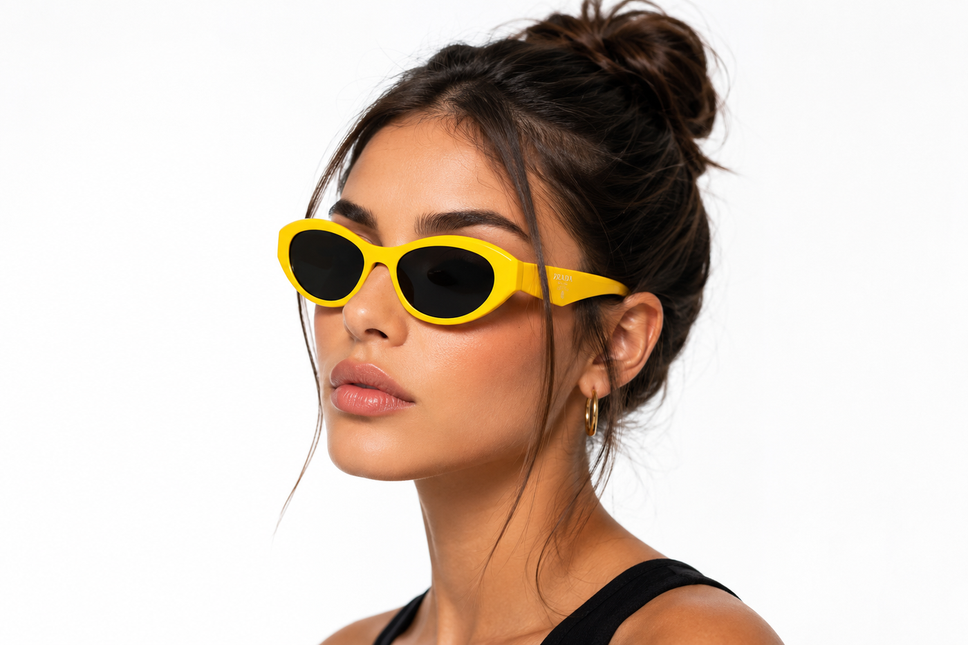 Bold retro cat-eye sunglasses