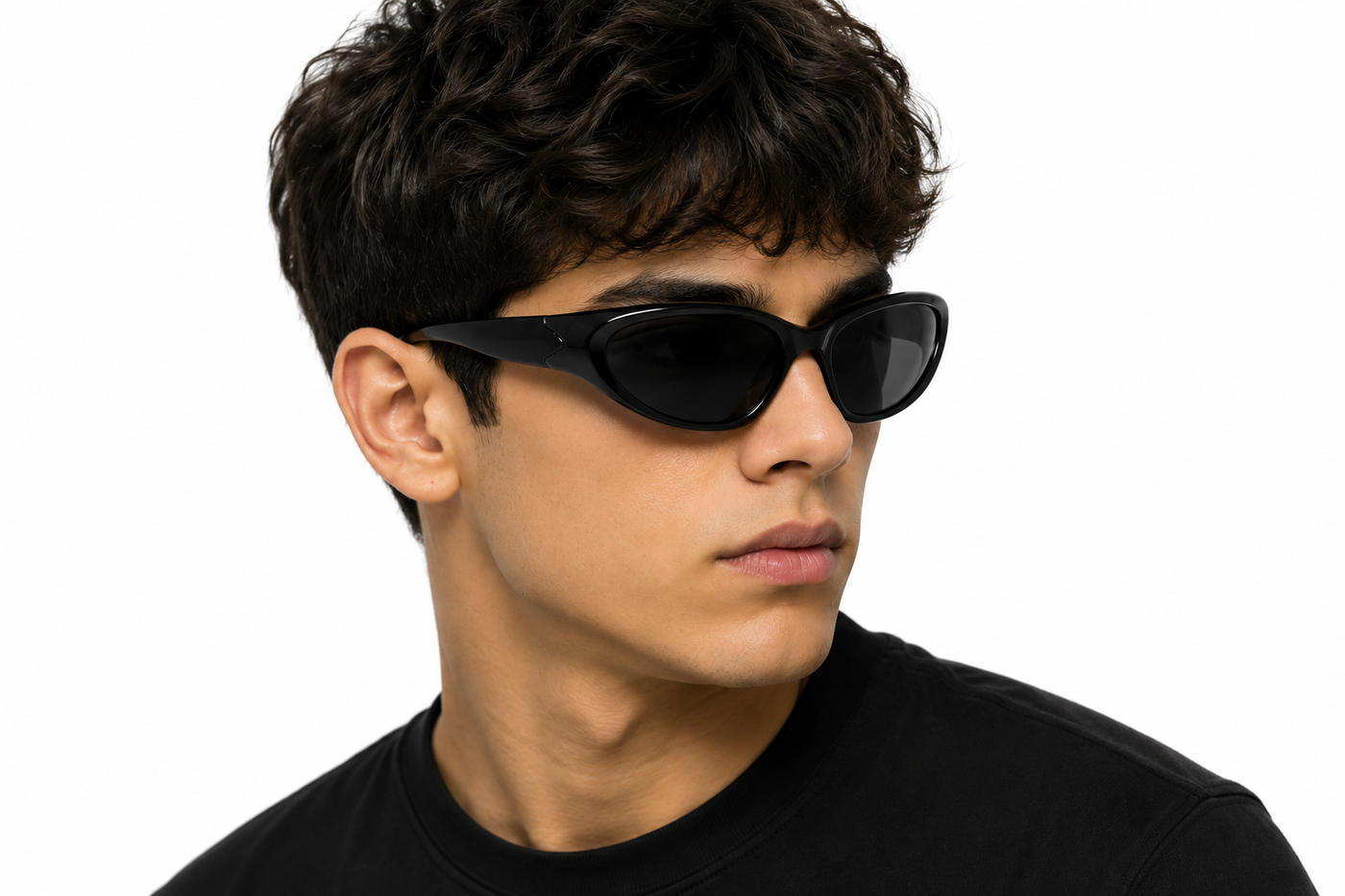 Phantom – Sleek wraparound sunglasses