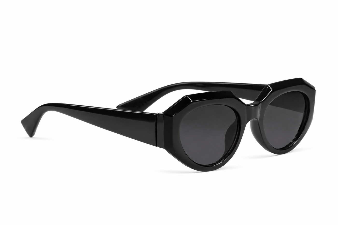 Eclipse blends bold geometric lines with a sleek oval silhouette
