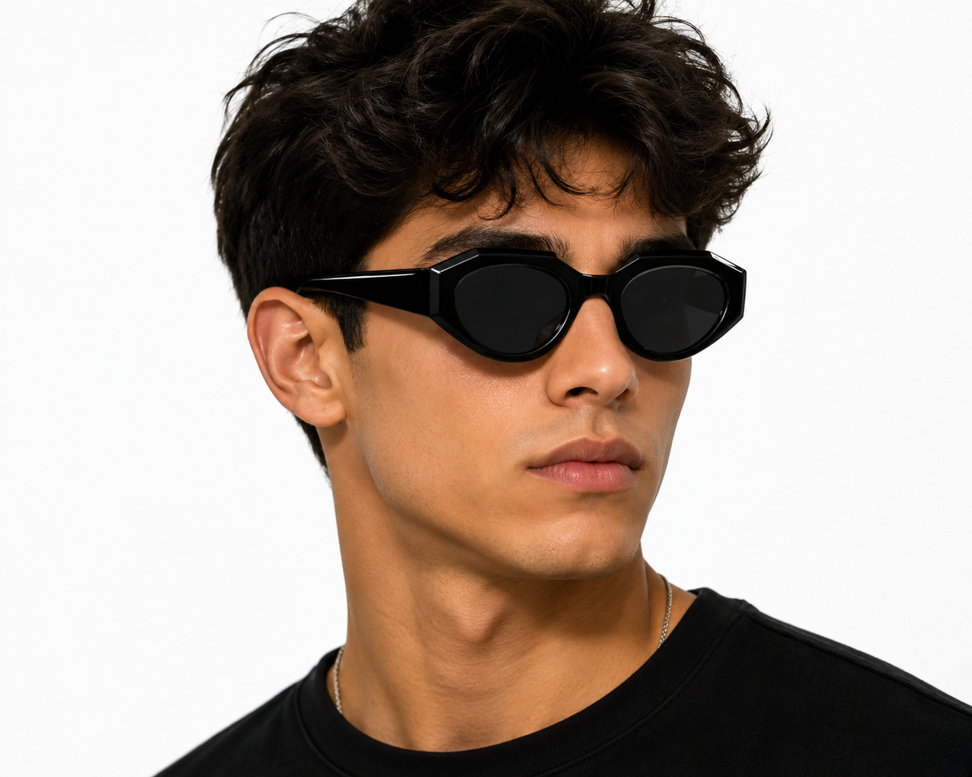 Eclipse blends bold geometric lines with a sleek oval silhouette